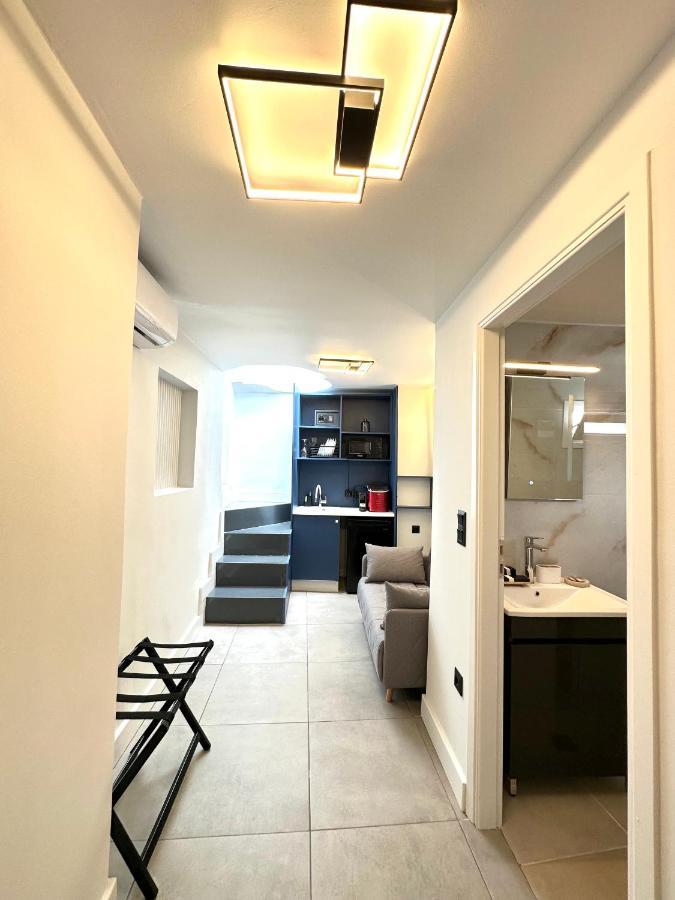 Step One | Luxury Suites Right In The Heart Of Acropolis Next To Metro Station Athens Exterior photo