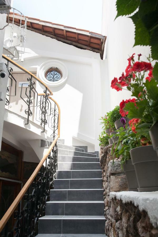 Step One | Luxury Suites Right In The Heart Of Acropolis Next To Metro Station Athens Exterior photo