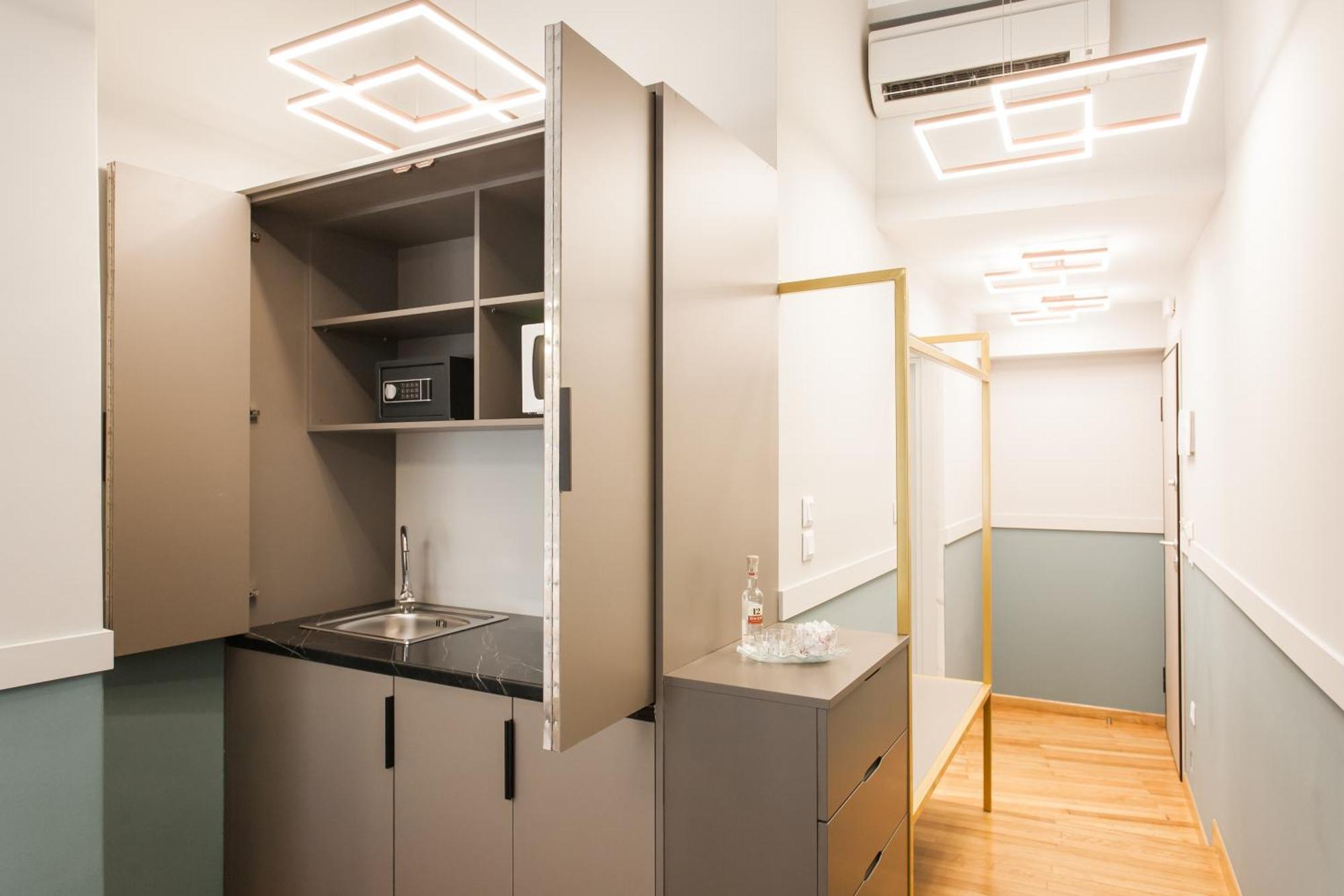 Step One | Luxury Suites Right In The Heart Of Acropolis Next To Metro Station Athens Exterior photo